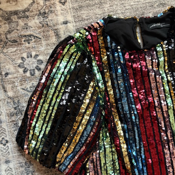 Sparkle sequin puff sleeve top size S - Picture 5 of 6